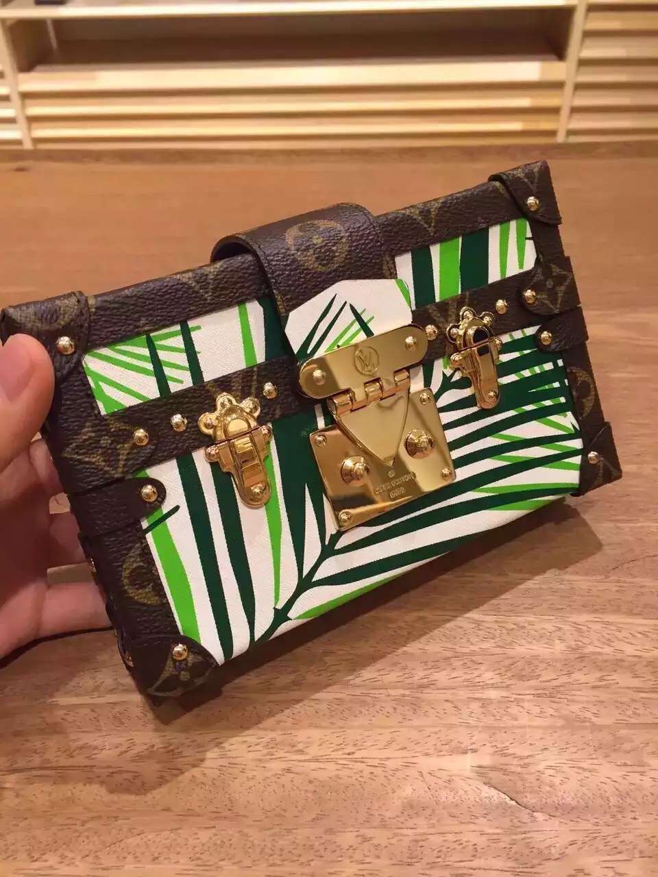 Authentic Louis Vuitton Palm Petite Malle Bag M41555 Vert Blanc